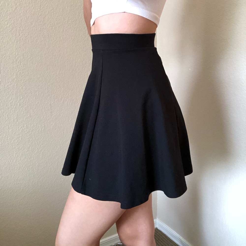 Black skater skirt